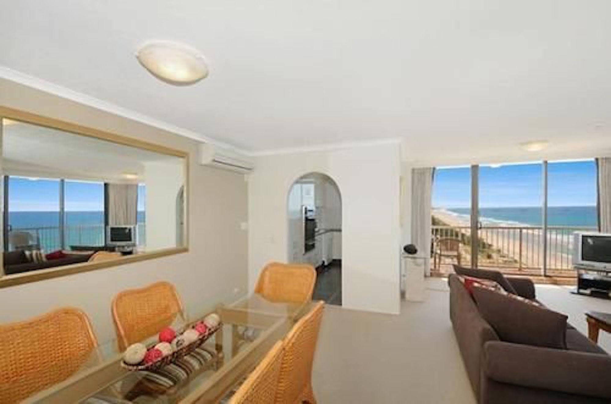 Boulevard Towers On Broadbeach Gold Coast Exterior foto